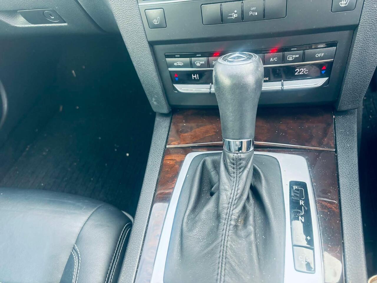 2009 Mercedes-Benz E Class SE